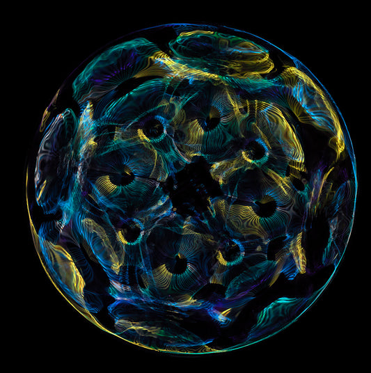 Liquid Symphony: Cymatics Photography Chronicles Gravitational Waves"