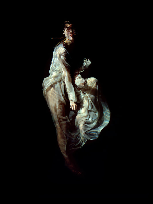 Immersive Mythology: Captivating Underwater Figurative Photography